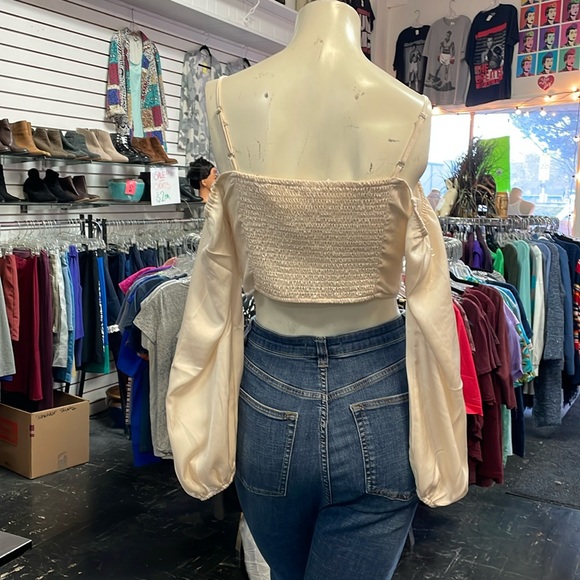 NWT PacSun off white satin cropped billowing sleeve top off shoulder size xs - Picture 2 of 5
